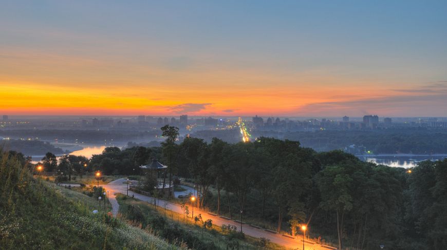 Коли прокидається місто: 20 кращих знімків світанку в Кі ве