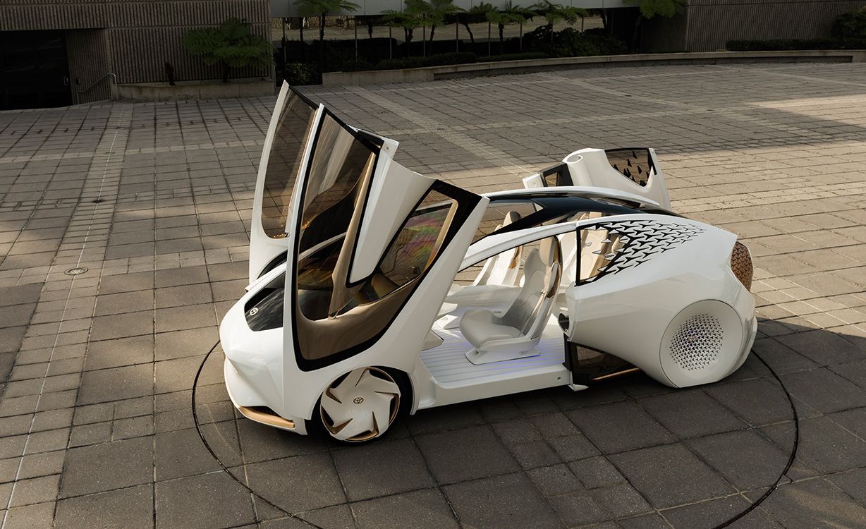 Car with artificial intelligence - Toyota Concept-i