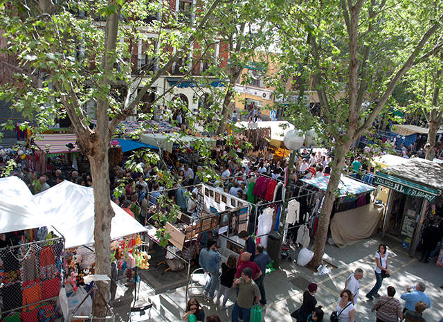 Immerse yourself in the world of antiquity at the El Rastro flea market