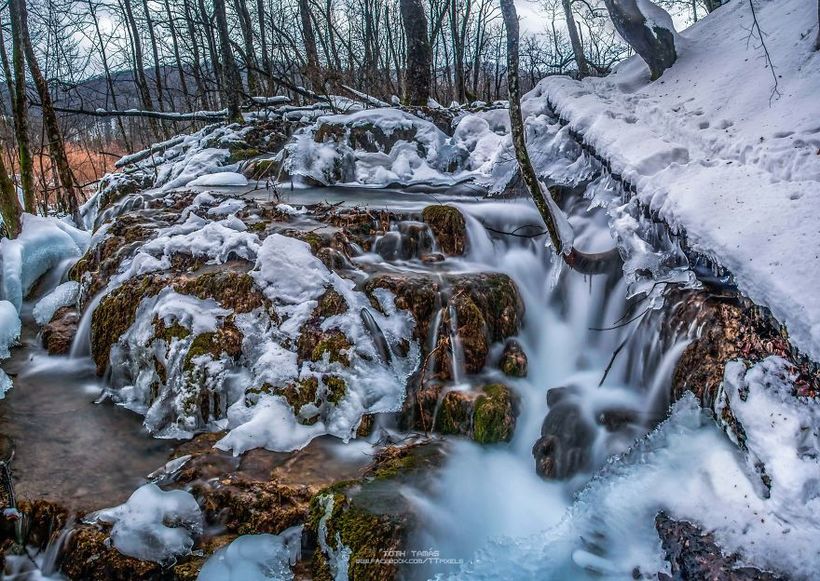 10 фантастических снимков царства тысячи замерзших водопадов на Плитвицких озерах