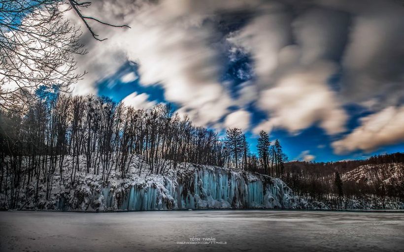10 fantastic pictures of the kingdom of thousands of frozen waterfalls in the Plitvice Lakes