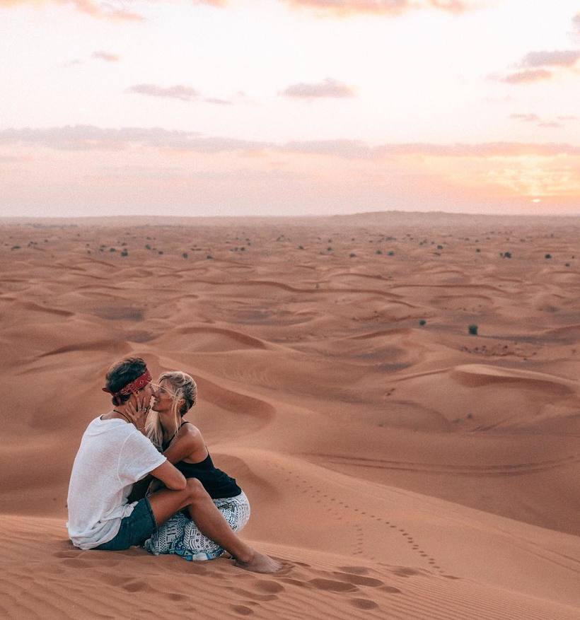 This couple earns $ 9000 for a travel-photo in Instagram. And that's how they do it!