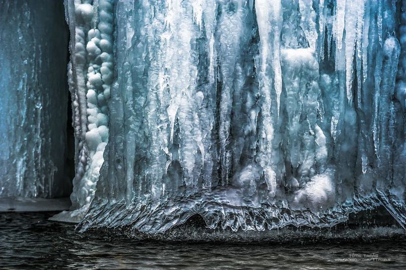 10 фантастичних знімків царства тисячі замерзлих водоспад ів на Плітвицьких озерах 