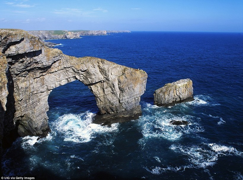 10 beautiful natural arches that can disappear from the face of the Earth