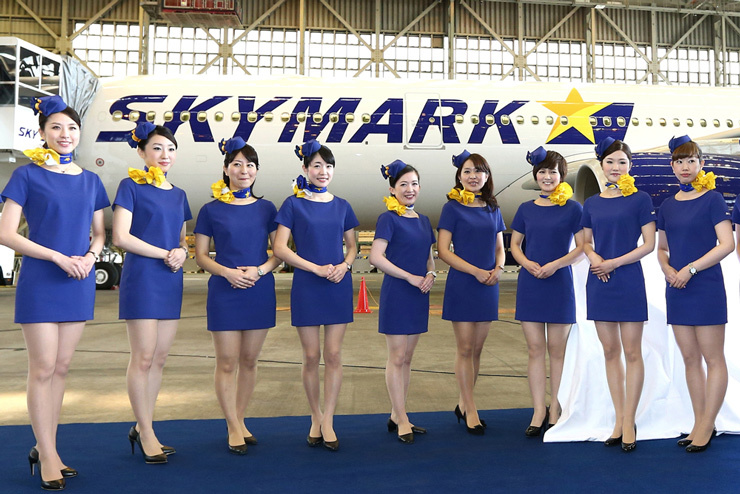 Вот как выглядят и одеваются стюардессы 12 лучших авиакомпаний мира! 