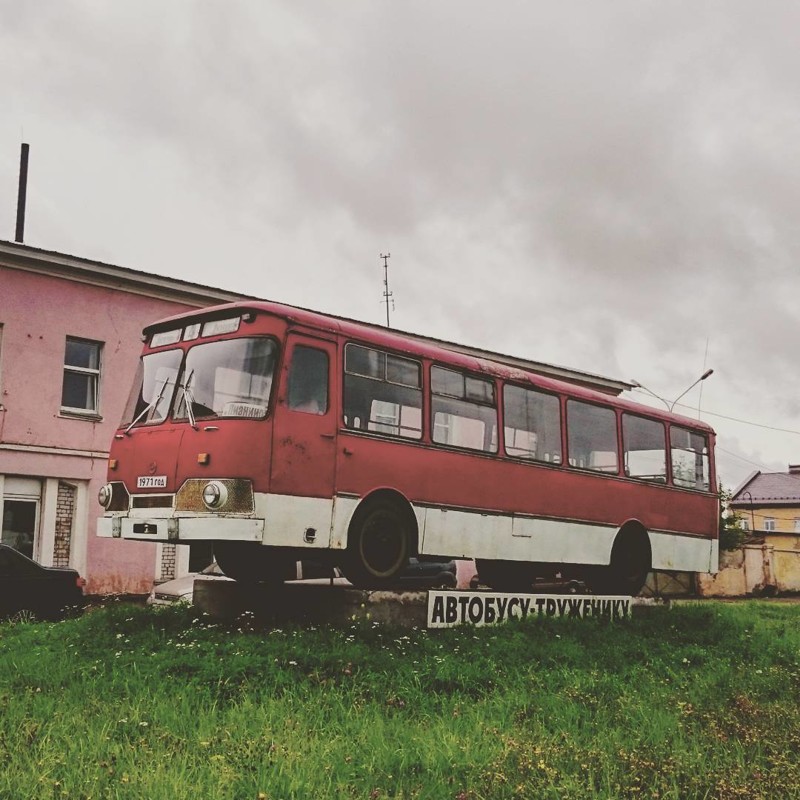 25 photos of buses straight from our childhood