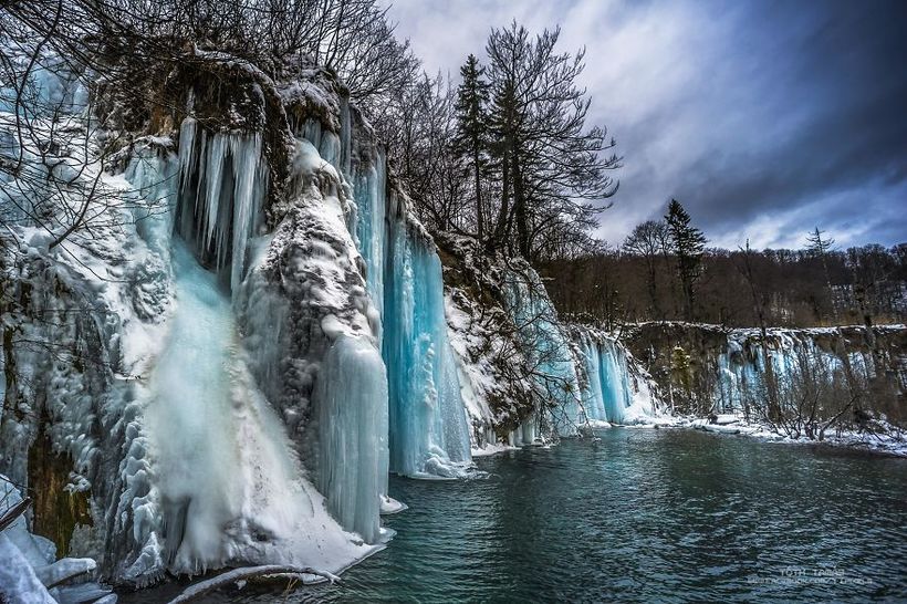 10 фантастических снимков царства тысячи замерзших водопадов на Плитвицких озерах