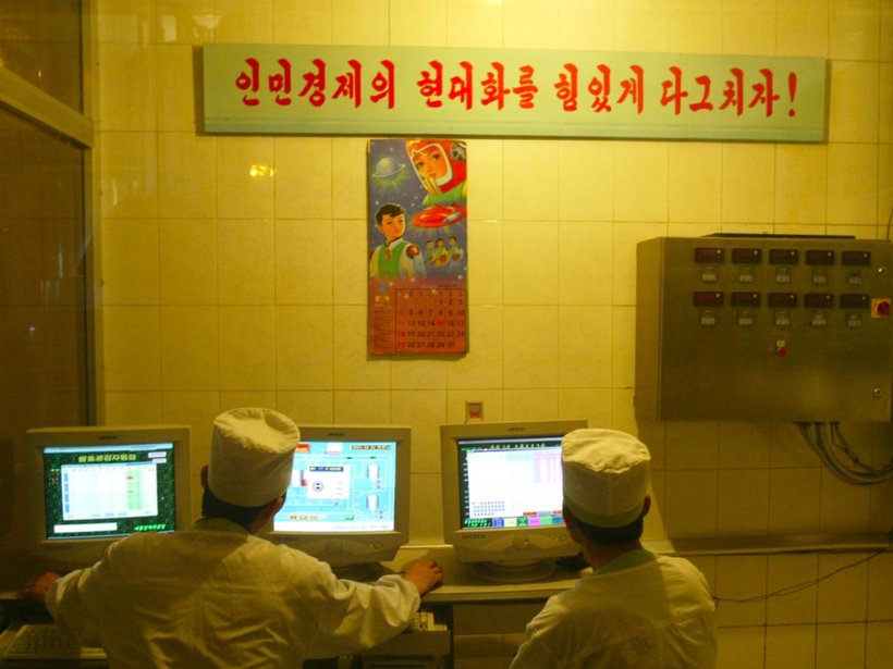 10 интересных фактов о том, как люди в Северной Корее пользуются новыми технологиями 