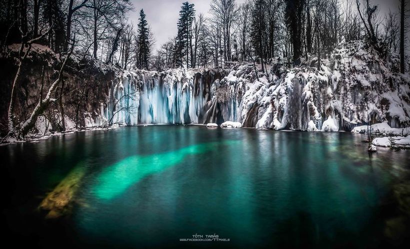 10 фантастических снимков царства тысячи замерзших водопадов на Плитвицких озерах