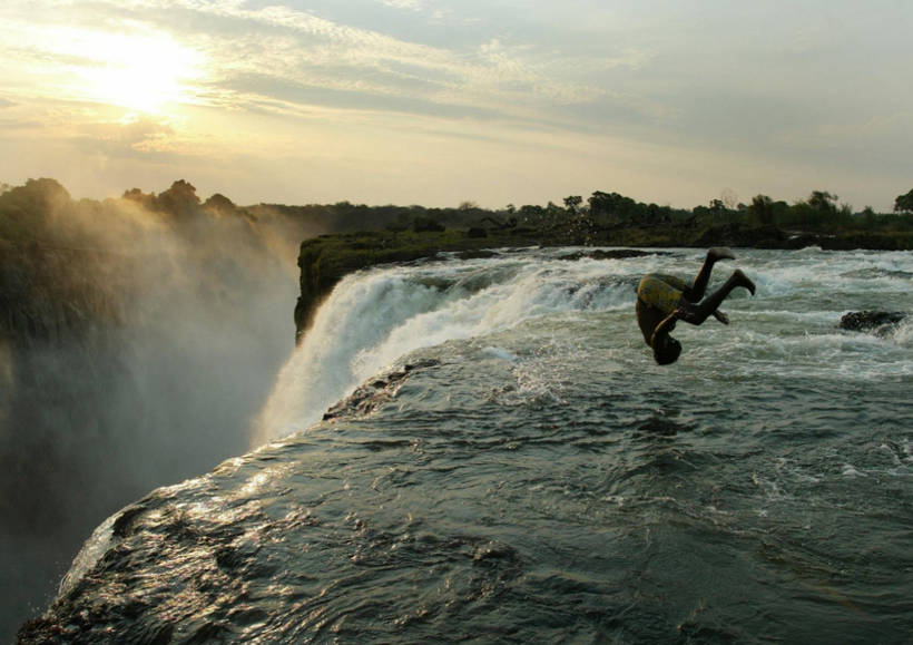 11 photos of the Devil's pool - one of the worst places on the planet