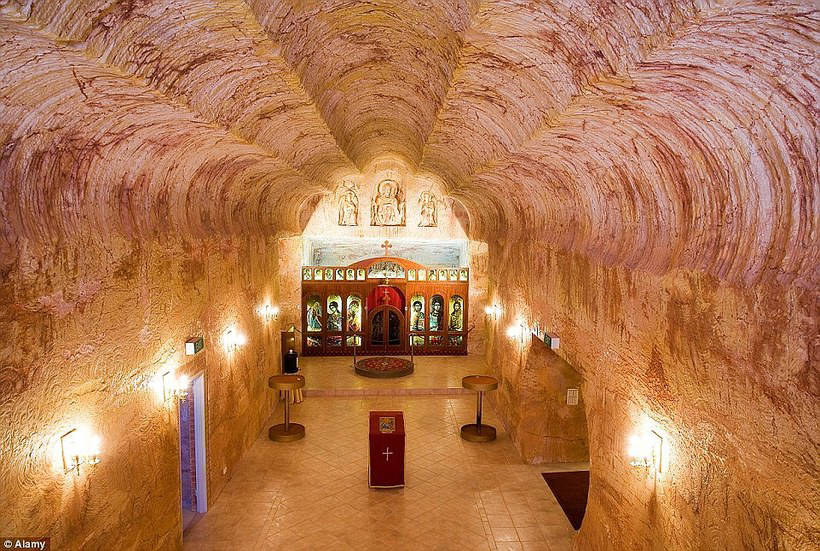 Underground city in Australia, where 2,000 people live