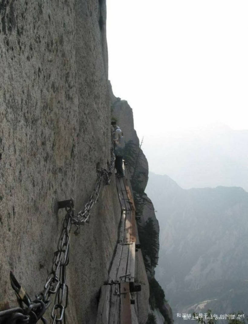 16 photos of the most terrible and dangerous road on the planet 