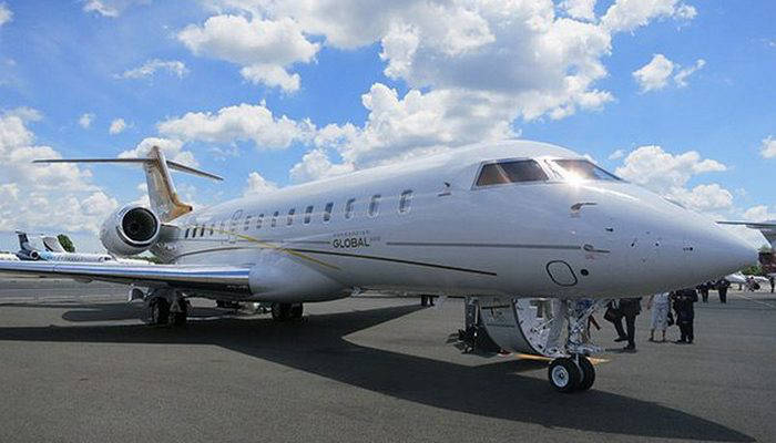 Пассажирский самолет Bombardier Global 6000.