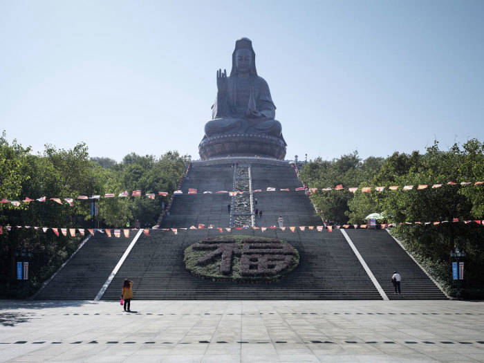 Статуя богині Гуаньінь, Фошань, Китай, 62 метра. Автор: Fabrice Fouillet.