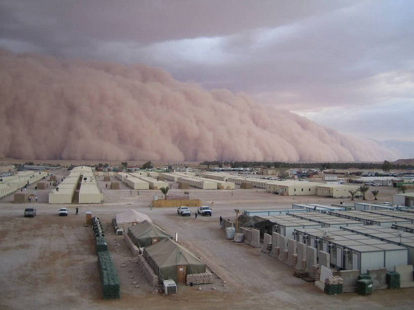 11 фото самых невероятных песчаных бурь, похожих на приближение конца света