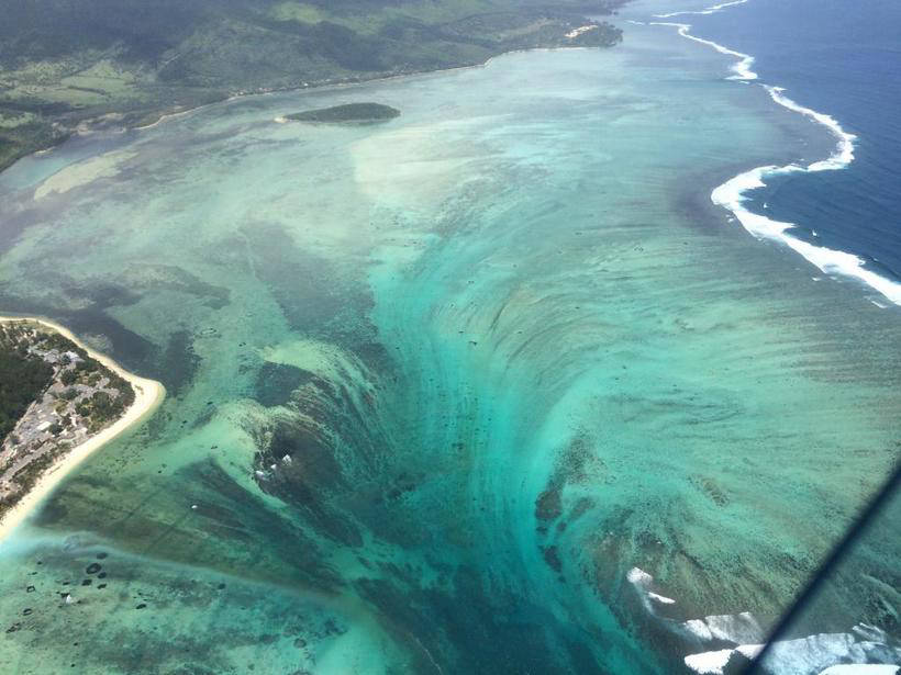 The biggest waterfall in the world is under water