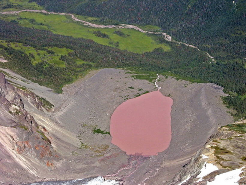 Найдивовижніші озера в світі: озера, де не потрібні рожеві окуляри
