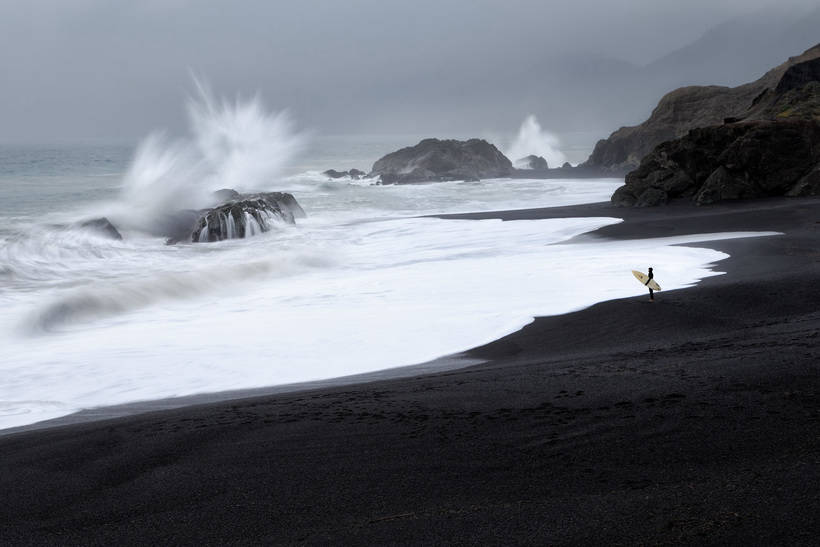 Seven of the most fantastic beaches of the planet with black sand