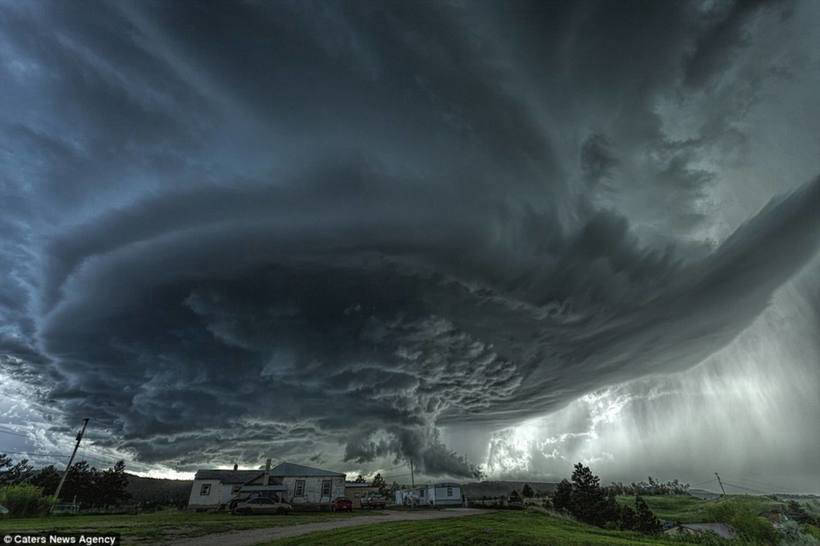 У люті: 21 найбільш вражаюче фото штормів, торнадо і блискавок 