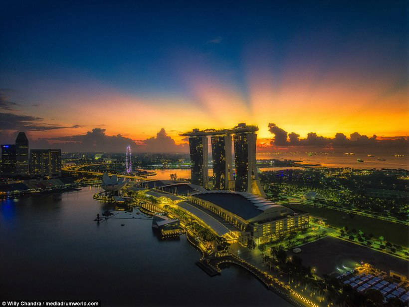 13 фото н еземной краси урбаністичного Сінгапуру 