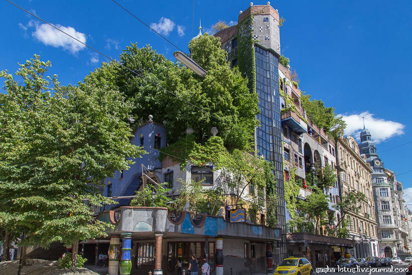 Dialogue with nature: Hundertwasser's biomorphic home in Vienna