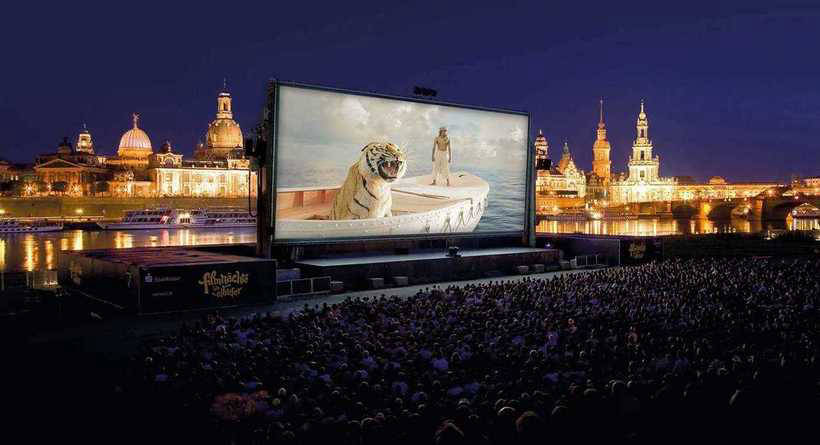 19 найбільш захоплюючих кінотеатрів з усього світу