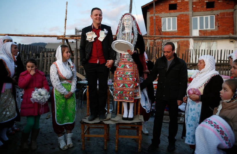 20 traditional wedding dresses from around the world