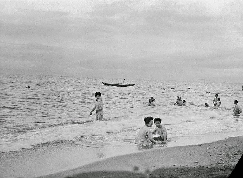 18 amazing 100-year-old photos about everyday life in Japan