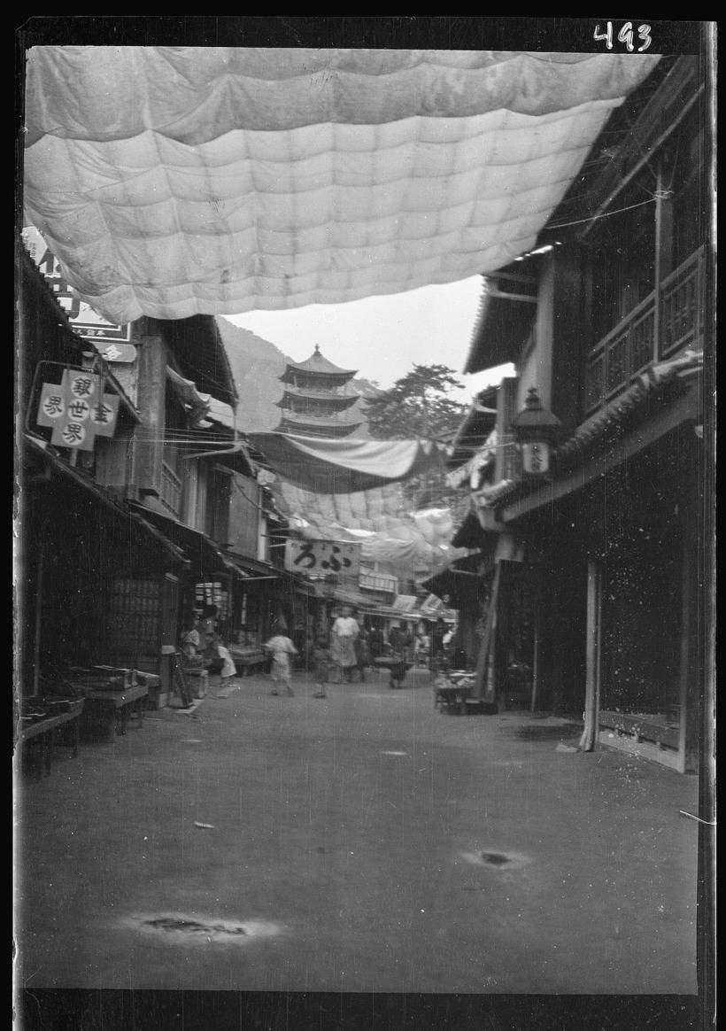 18 amazing 100-year-old photos about everyday life in Japan 