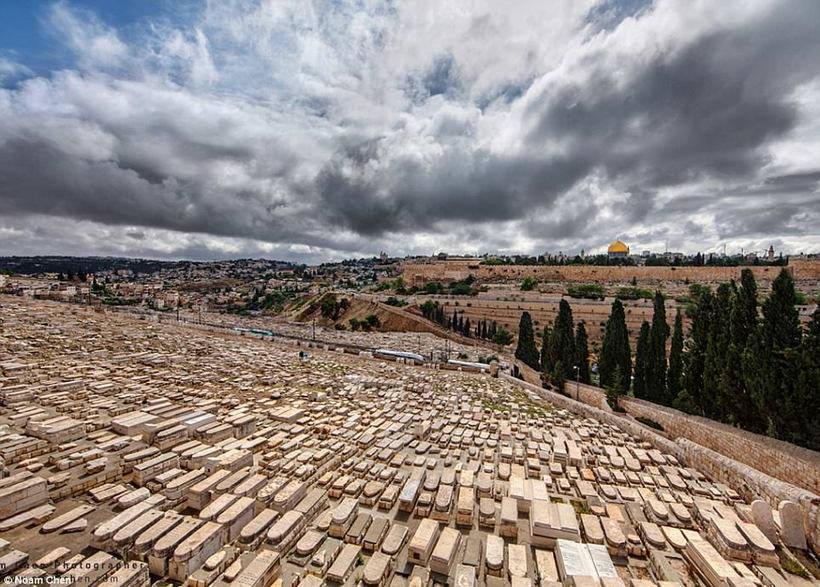 One Hundred Years Ago: Amazing Photos of Jerusalem Then and Now 