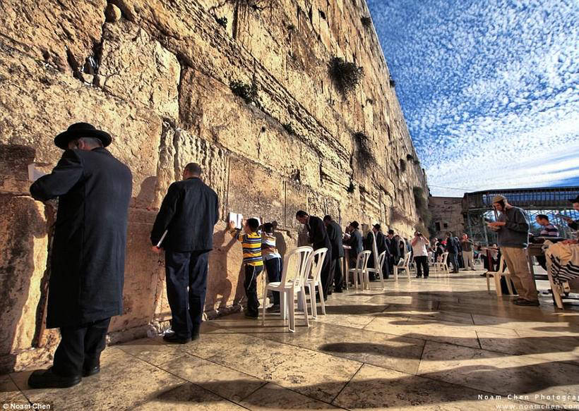 A hundred years ago: amazing photographs of Jerusalem then and now 