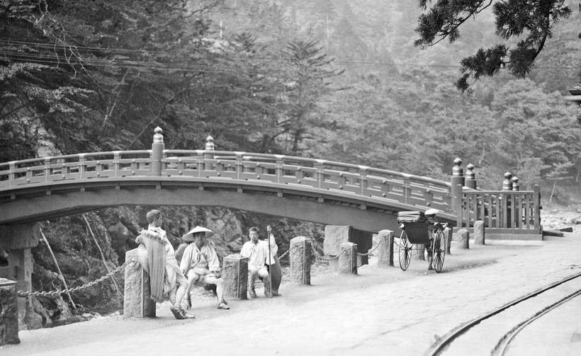 18 amazing 100-year-old photos about everyday life in Japan 