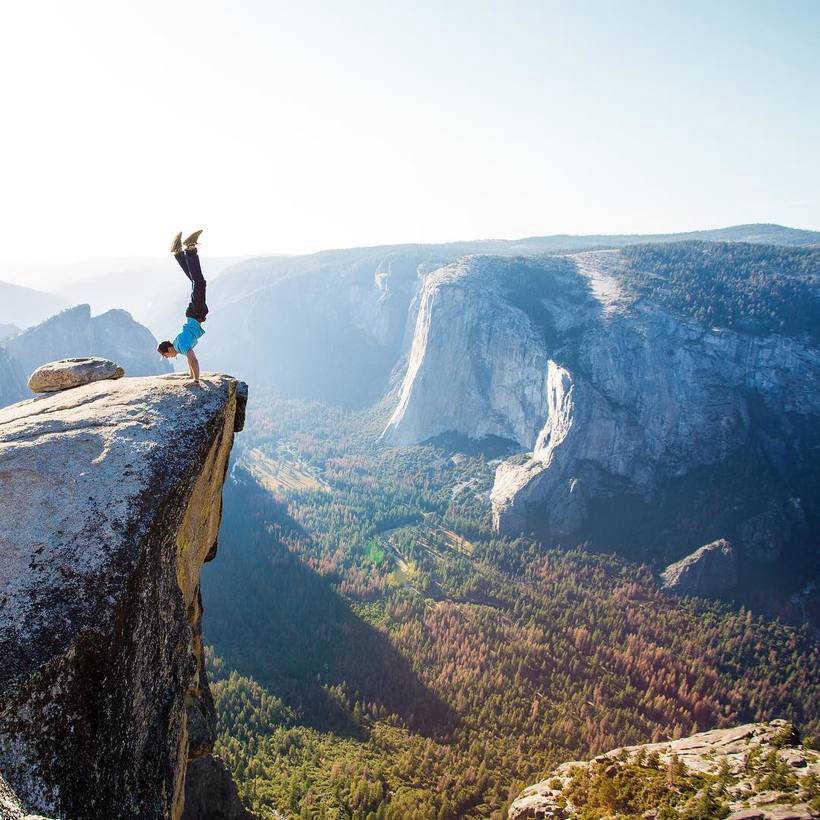 18 photos from madmen who risked their lives for the sake of an ideal frame