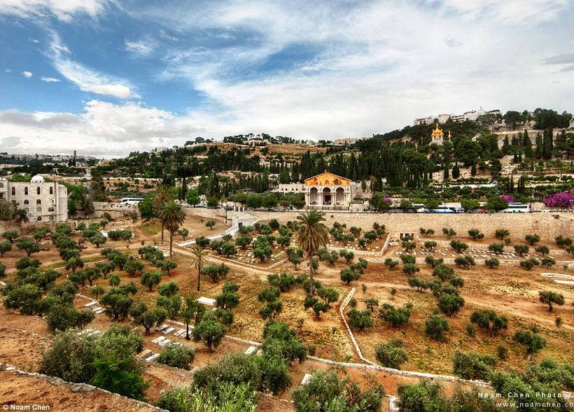 One Hundred Years Ago: The Amazing Pictures of Jerusalem Then and now 