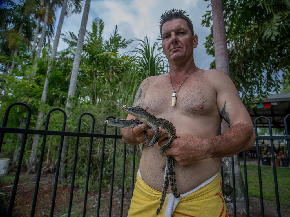 Australian hunters on giant crocodiles