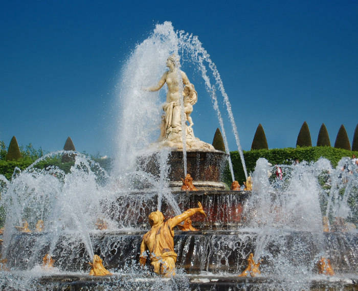 The fountain in the garden of Versailles.