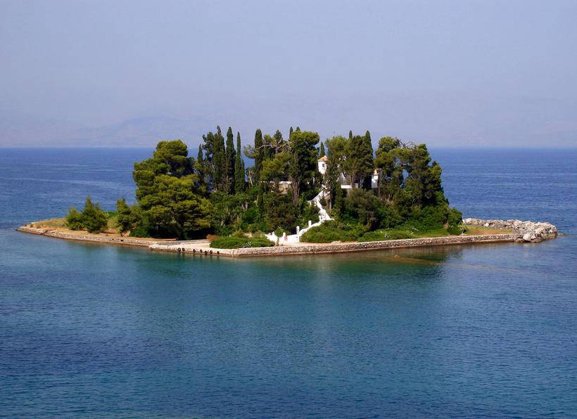 The 10 smallest islands in the world where people live