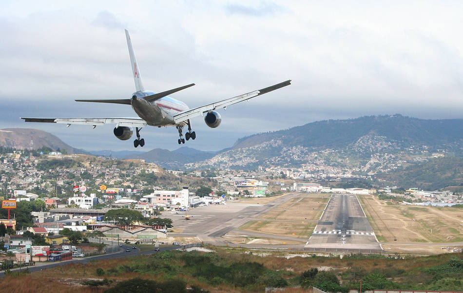 Toncontin International Airport, Honduras.