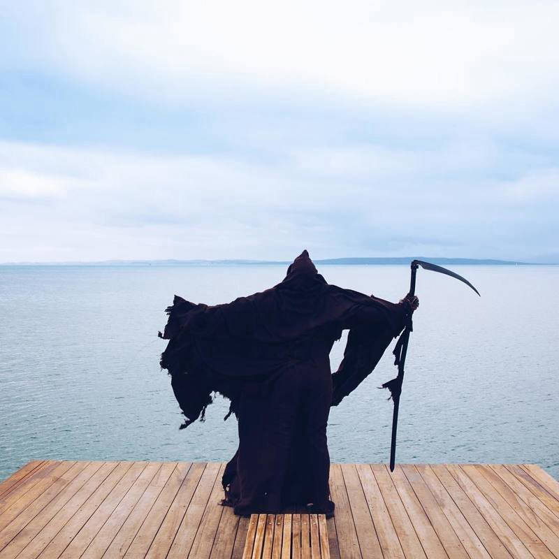 Death with a scythe reminds: be careful in the water! (40 pics)