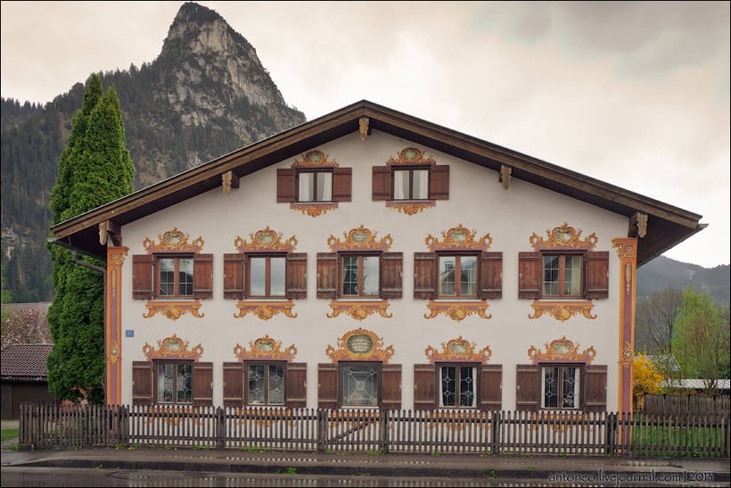 35 фото альпийской деревни Обераммергау, в которой каждый дом — произведение живописи