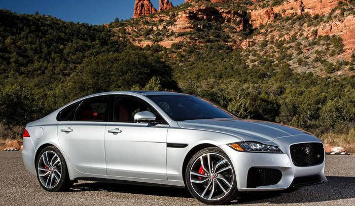 Британский седан бизнес-класса Jaguar XF 2018 модельного года. | Фото: nydailynews.com.