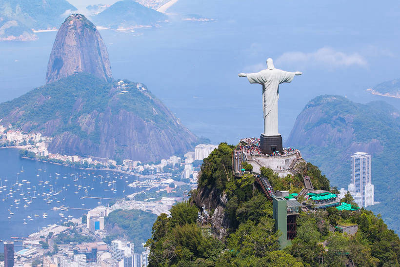 Особенности климата: почему статую Христа в Рио реставрируют несколько раз в год