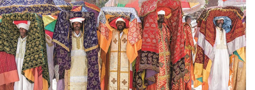 Фото изумительных скальных церквей Эфиопии и их колоритных священников
