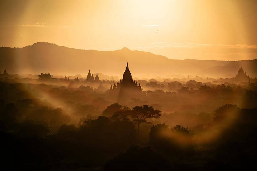 Потрясающие воздушные фото ослепительных буддийских храмов Мьянмы