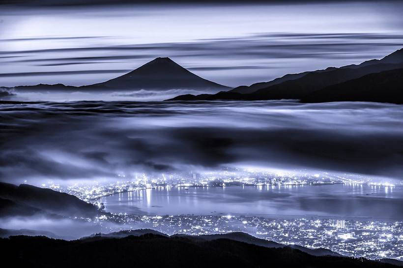 Чарівні фотографії гори Фудзі, яка видала сила