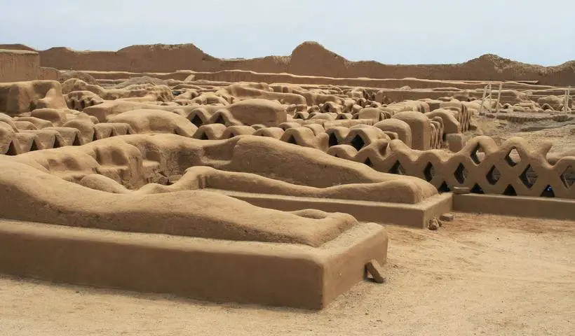 Чан Чан — крупнейший в мире город из самана, сохранившийся до наших дней