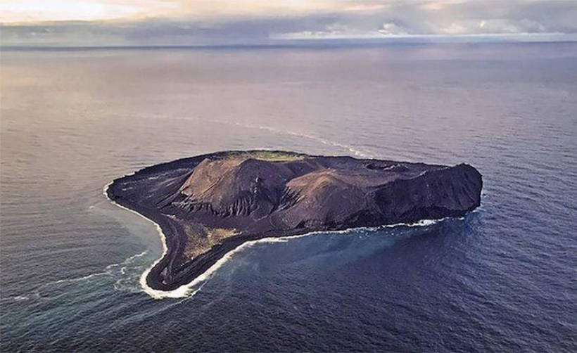 Остров, на который никто не может попасть и который не существовал до 1963 года
