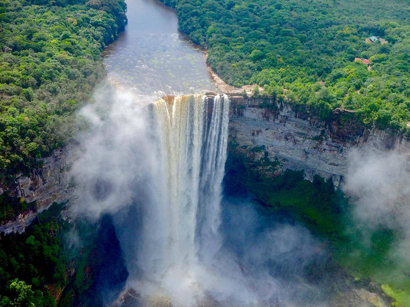 Водоспад Кайетур: маловідоме диво природи, приховане в джунглях Гайани