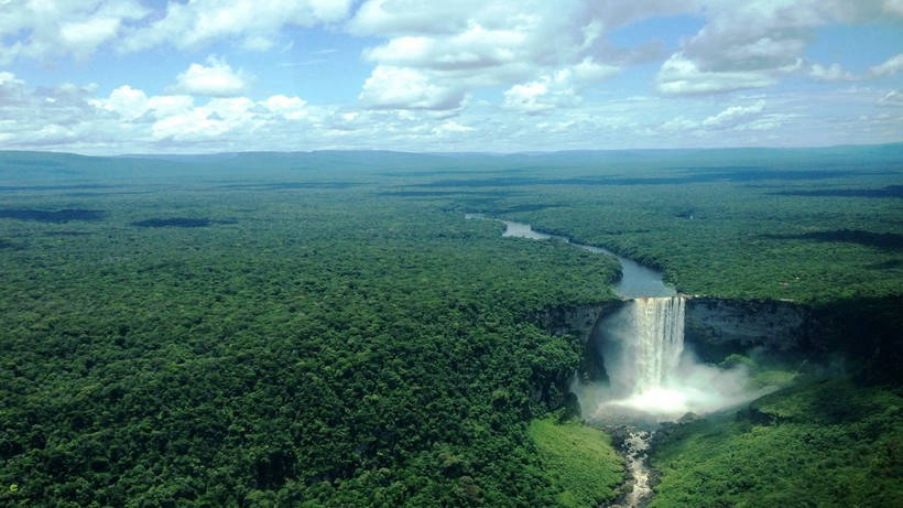 Kayetour waterfall: a little-known natural wonder hidden in the jungles of Guyana