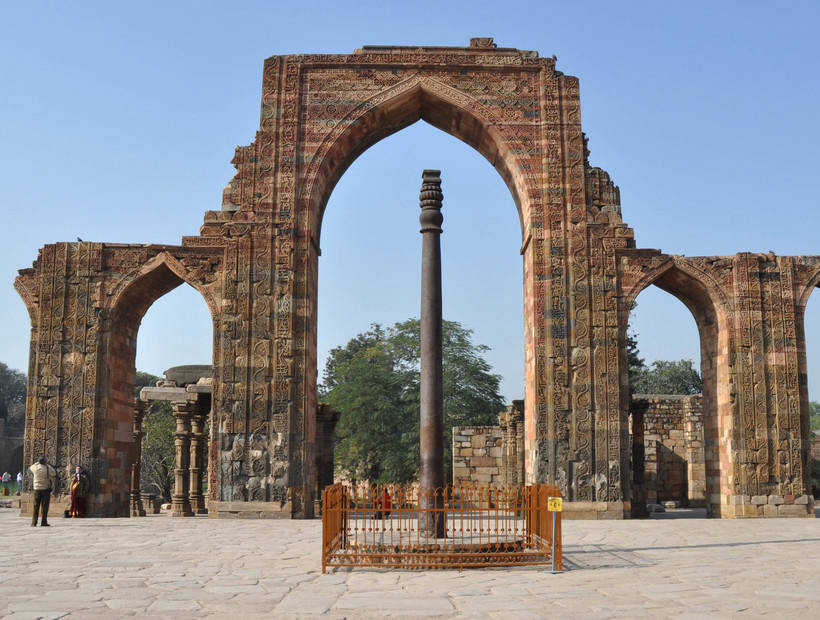 The mystery of the iron column in Delhi: why it is not rusted, because it is already 1600 years old